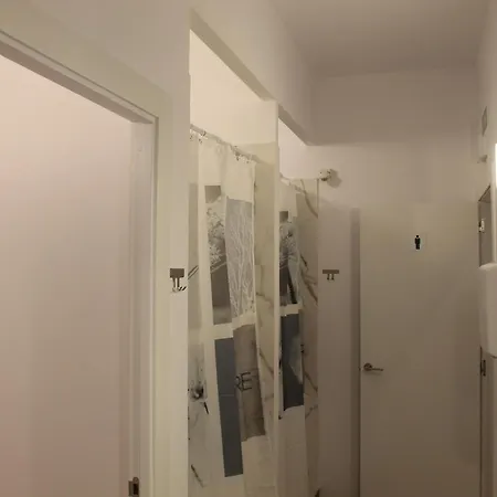 מלון קפסולה M Pods