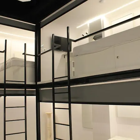 Hotel cápsula M Pods 2*